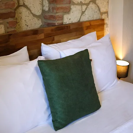 Bed & Breakfast Naya Port