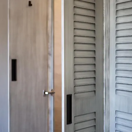 Bed & Breakfast Naya Port *