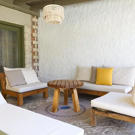 Naya Port Bed & Breakfast