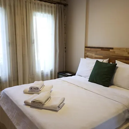 Naya Port Bed & Breakfast *