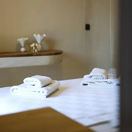 Naya Port Bed & Breakfast *