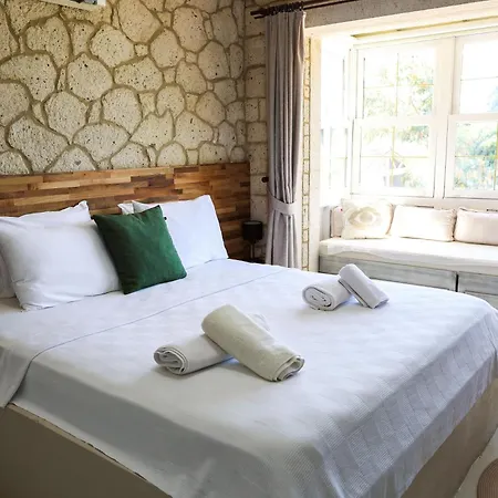 Naya Port Bed & Breakfast Alacati