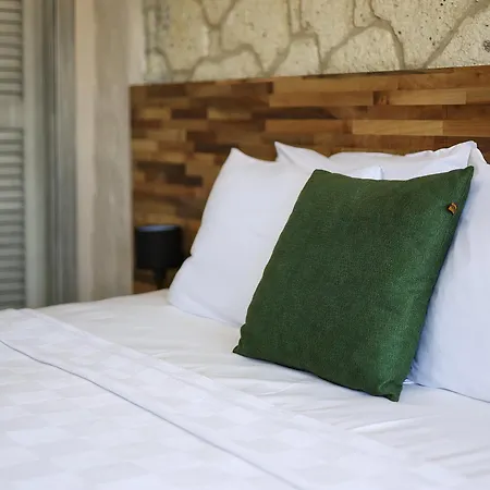 Bed & Breakfast Naya Port *