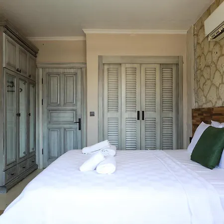 Bed & Breakfast Naya Port *