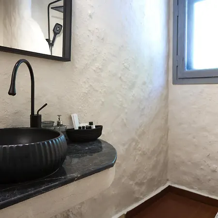 Naya Port Bed & Breakfast *